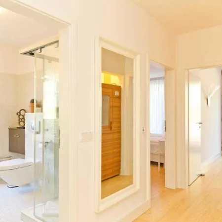 Haus Auf Dem Huegel Moderne 10