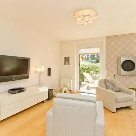 Haus Auf Dem Huegel Moderne 10