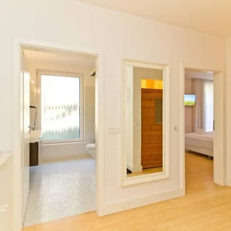 Haus Auf Dem Huegel Moderne 10 *