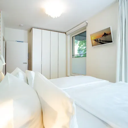 Haus Auf Dem Huegel Moderne 10 *